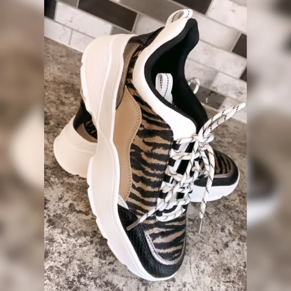 HYM zebra print sneakers - Picture 5 of 8